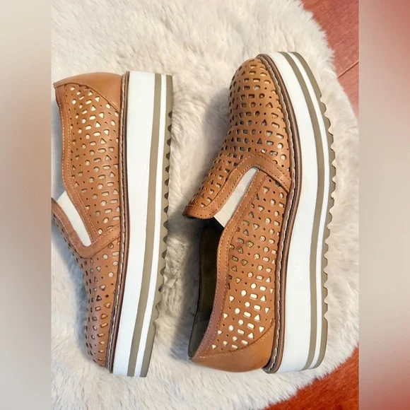 Well Feet Light Italian Platform Shoes - Picture 4 of 13